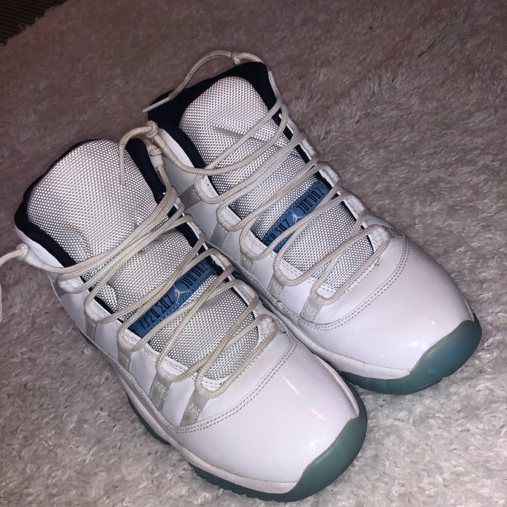 Air Jordan 11 Retro: Legend Blue